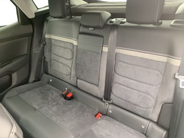 Citroën C4 Max PT 130 EAT8 Navi+SHZ+LHZ+RFK+LED+HUD+LM