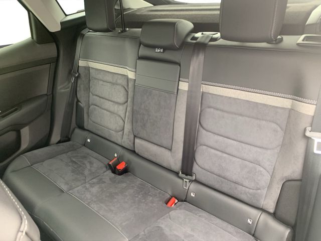 Citroën C4 Max PT 130 EAT8 Navi+SHZ+LHZ+RFK+LED+HUD+LM