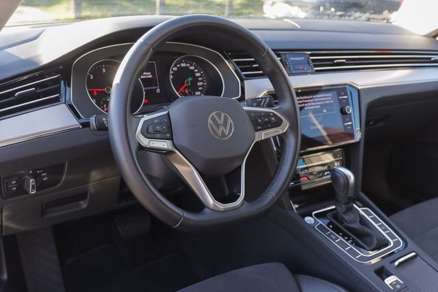 Bild #9: Volkswagen Passat Variant 2.0 TDI "Elegance" DSG Navi LED A