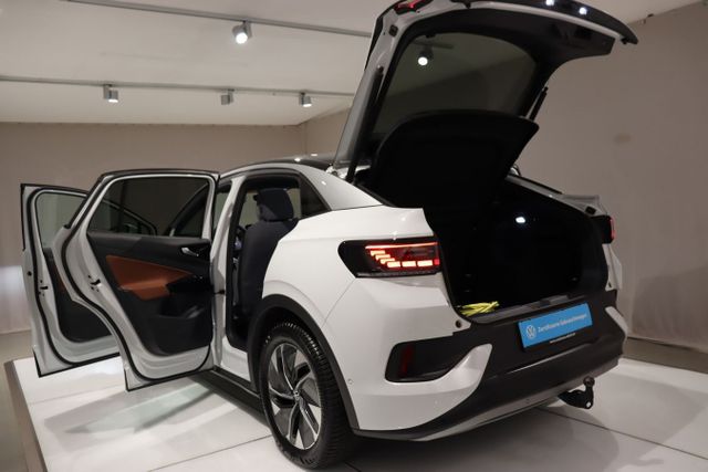 ID.5 Pro 150kW Pano AHK EasyOpen IQ.LIGHT Travel