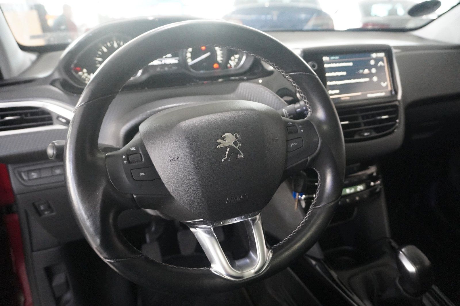 Fahrzeugabbildung Peugeot 2008 1.5D ALLURE NAVI/LED/KAMERA/SHZ/PANO./SPORT