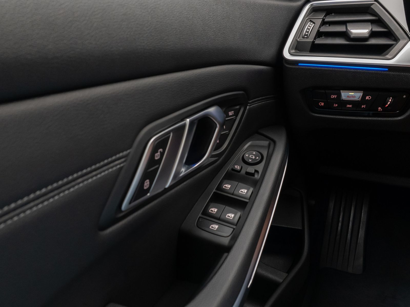 Fahrzeugabbildung BMW 320i xD Luxury Line El.Glasdach Kamera HiFi AHK