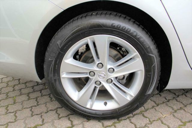 Fahrzeugabbildung Opel Insignia 2.0 CDTI Elegance AT8