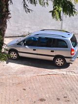 Opel Zafira  1.8 - Opel Zafira aus 2001