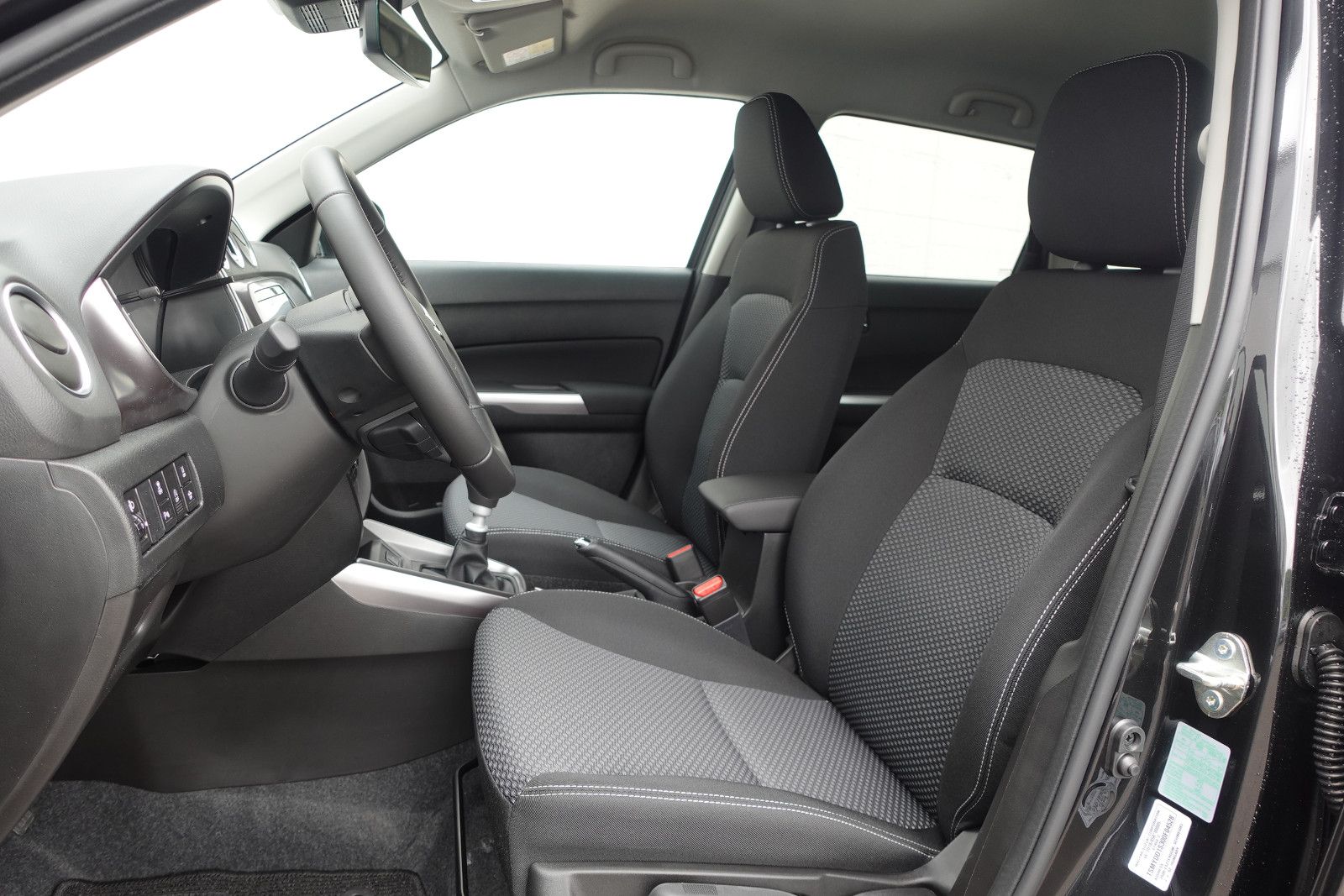 Fahrzeugabbildung Suzuki Vitara 1.4Hybrid Comfort AHK,Navi,SHZ,PD,Kamera