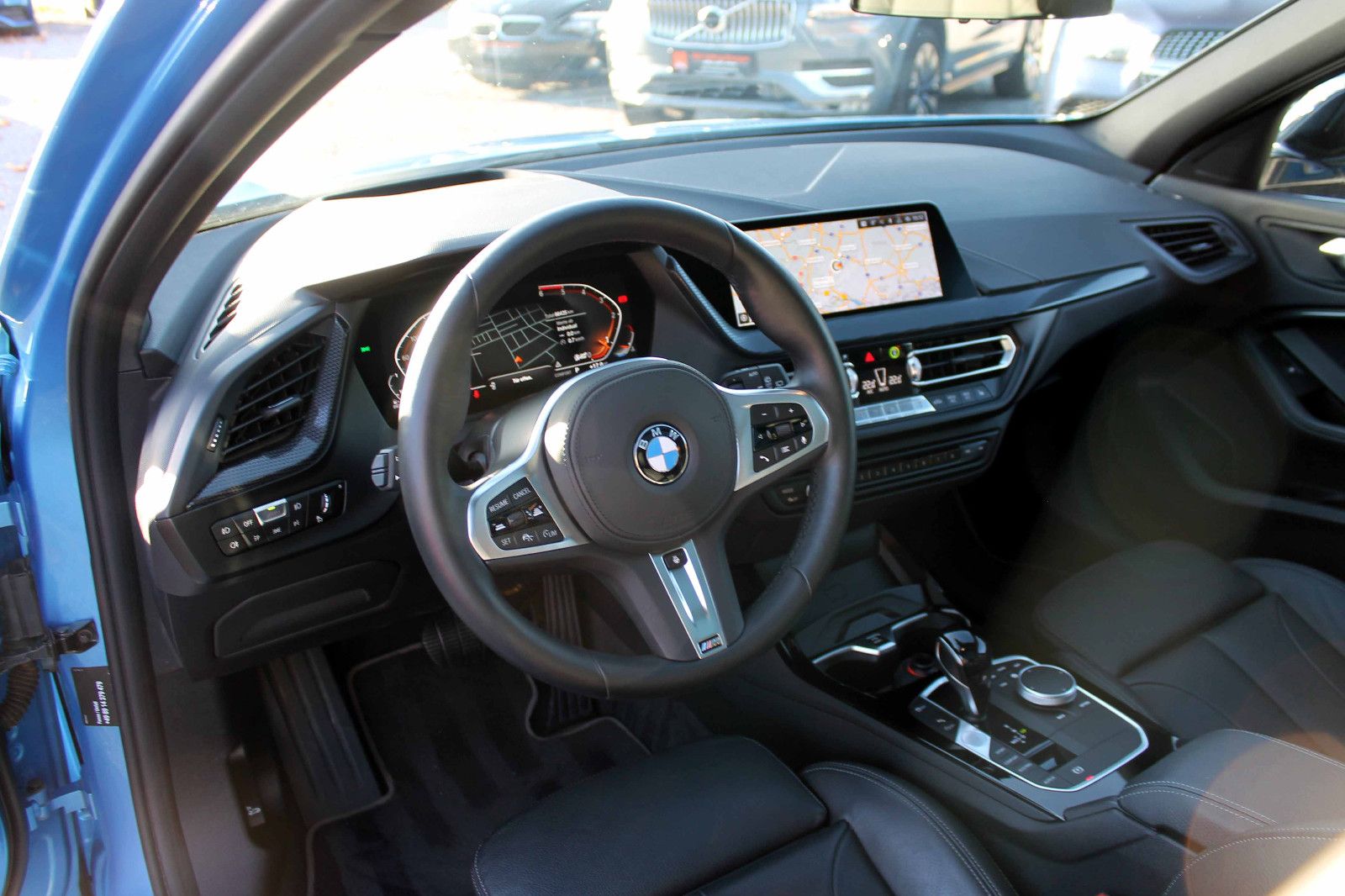 Fahrzeugabbildung BMW 120d xDrive Luxury-Line LED PANO HUD ACC KAM SHZ