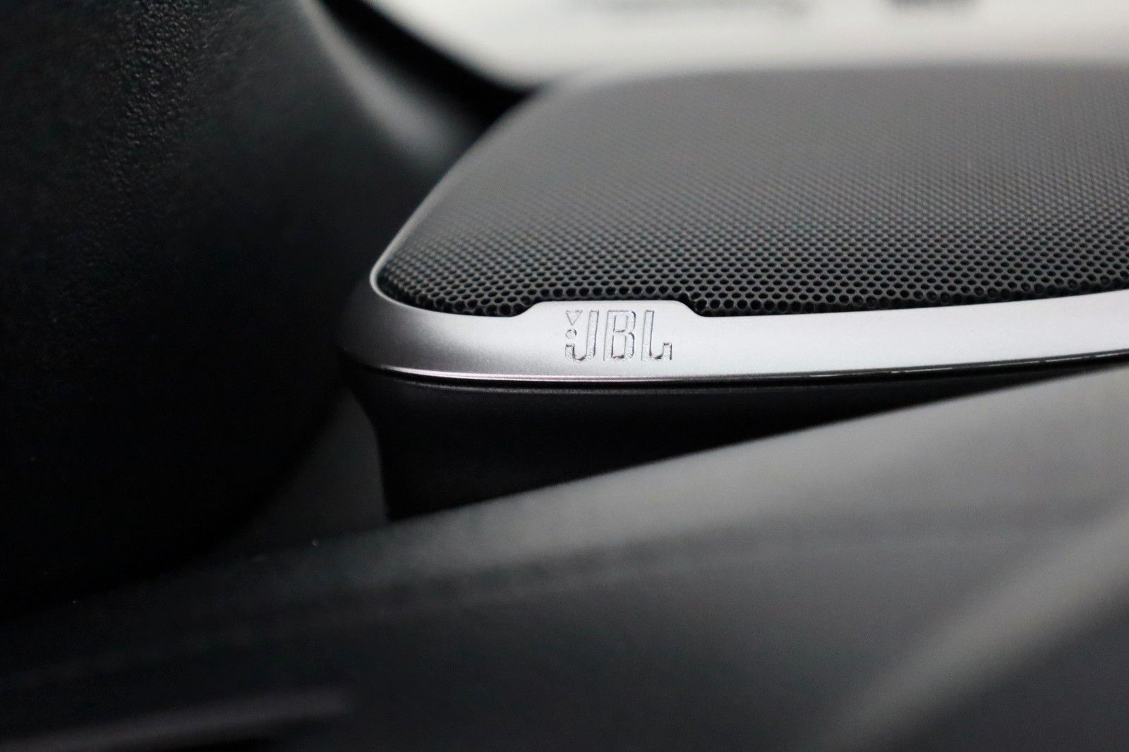 Fahrzeugabbildung Toyota Hilux 2.8 D-4D GR Sport,Alcant,.ACC,Rollo el,AHK