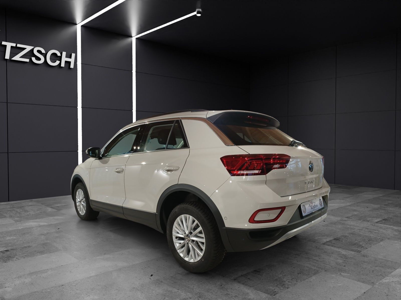 Fahrzeugabbildung Volkswagen T-Roc Life TSI