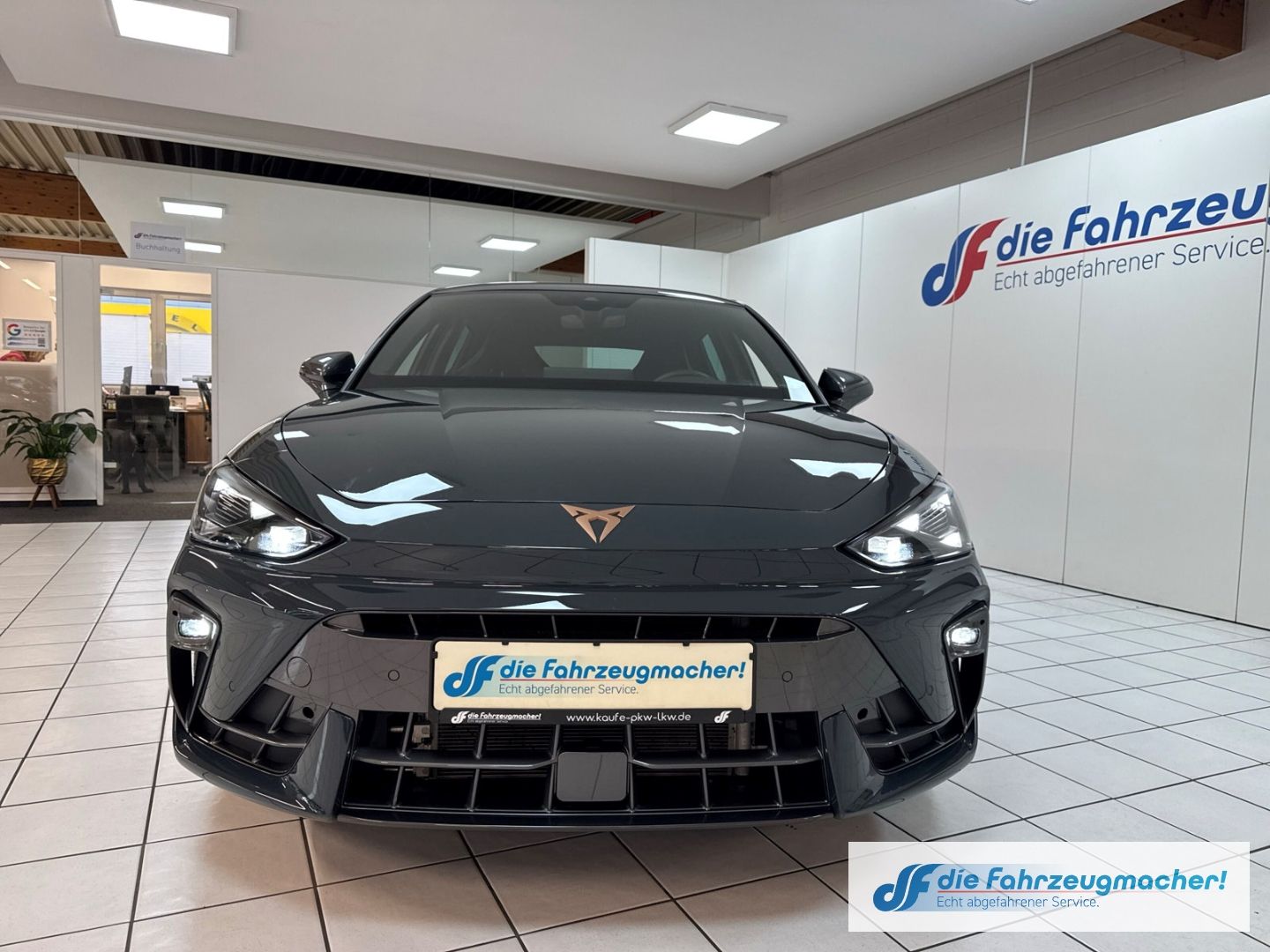 Fahrzeugabbildung CUPRA Leon 1.5 eTSI 110 kW neues Modell*DSG*Digi C*Mem