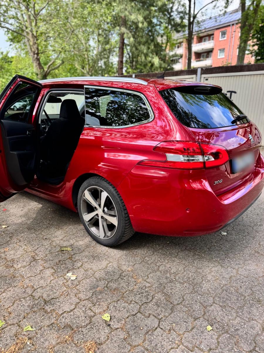 Peugeot 308 2015 — interior