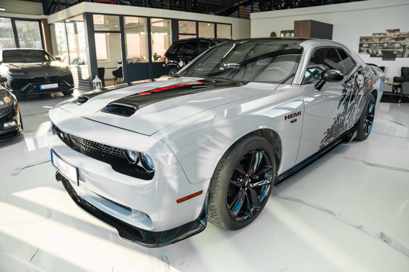 Dodge Challenger  5,7 HEMI V8 Leder Kamera