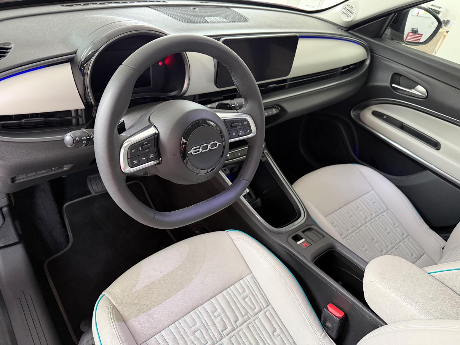 Fiat 600 Hybrid La Prima