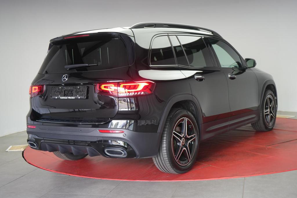 Mercedes-Benz GLB 220