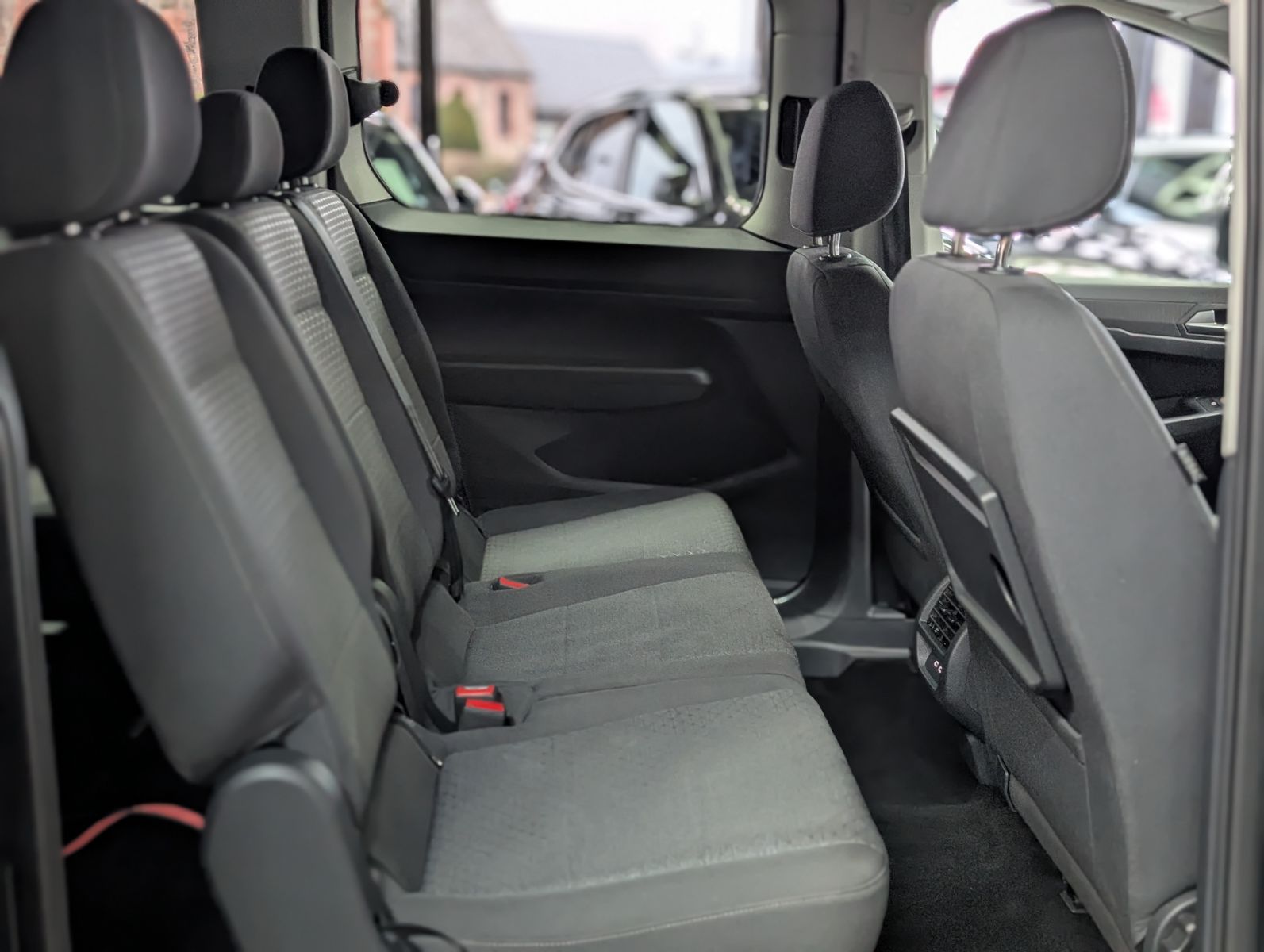 Fahrzeugabbildung Ford Grand Tourneo L2 Titanium 7-Sitze Bi-LED CAM AHK