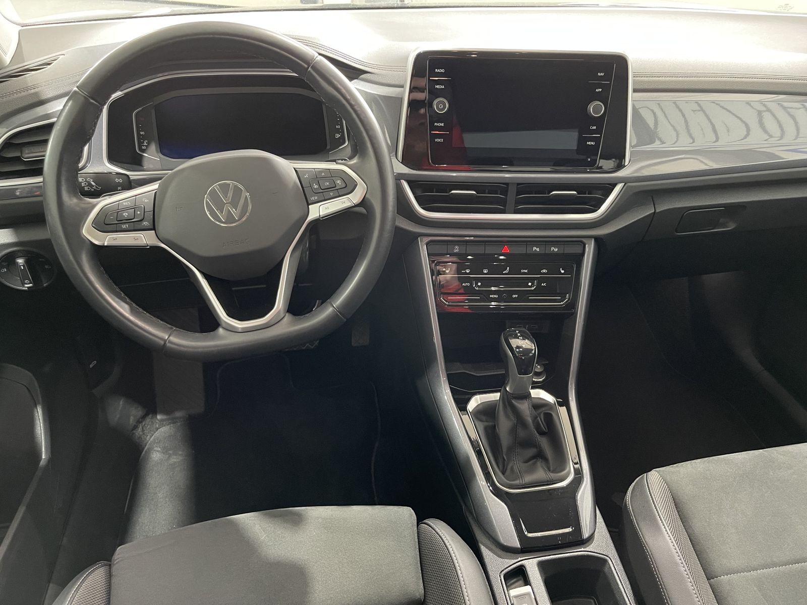 Fahrzeugabbildung Volkswagen T-Roc Style 2.0 TDI*LED*Cam*IQ.DRIVE*Navi*