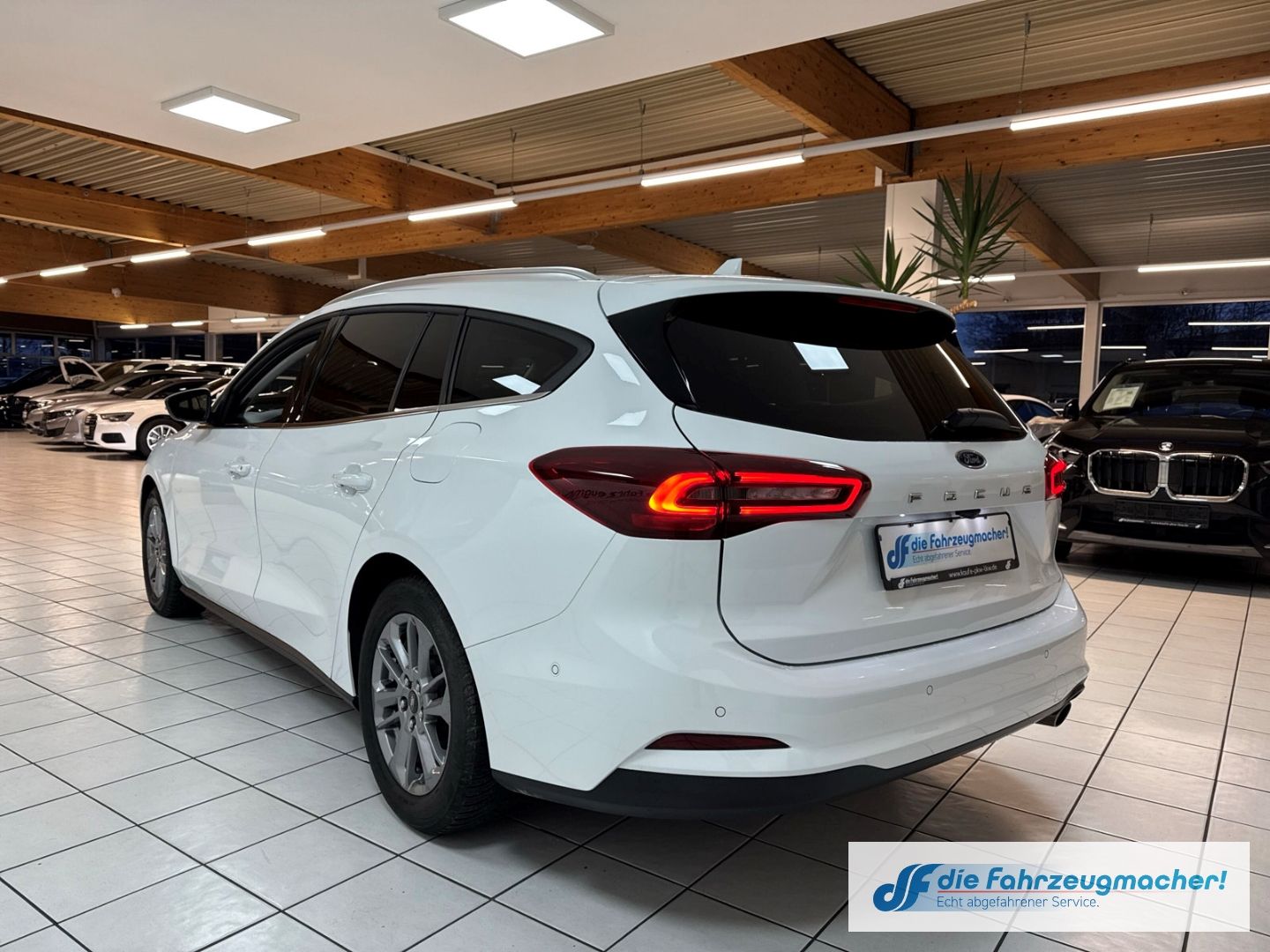 Fahrzeugabbildung Ford Focus Turnier Titanium X Navi Digitales Cockpit