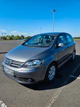 Volkswagen Golf Plus 1.6 Comfortline Comfortline - VW Golf Plus Gebrauchtwagen in Frankfurt
