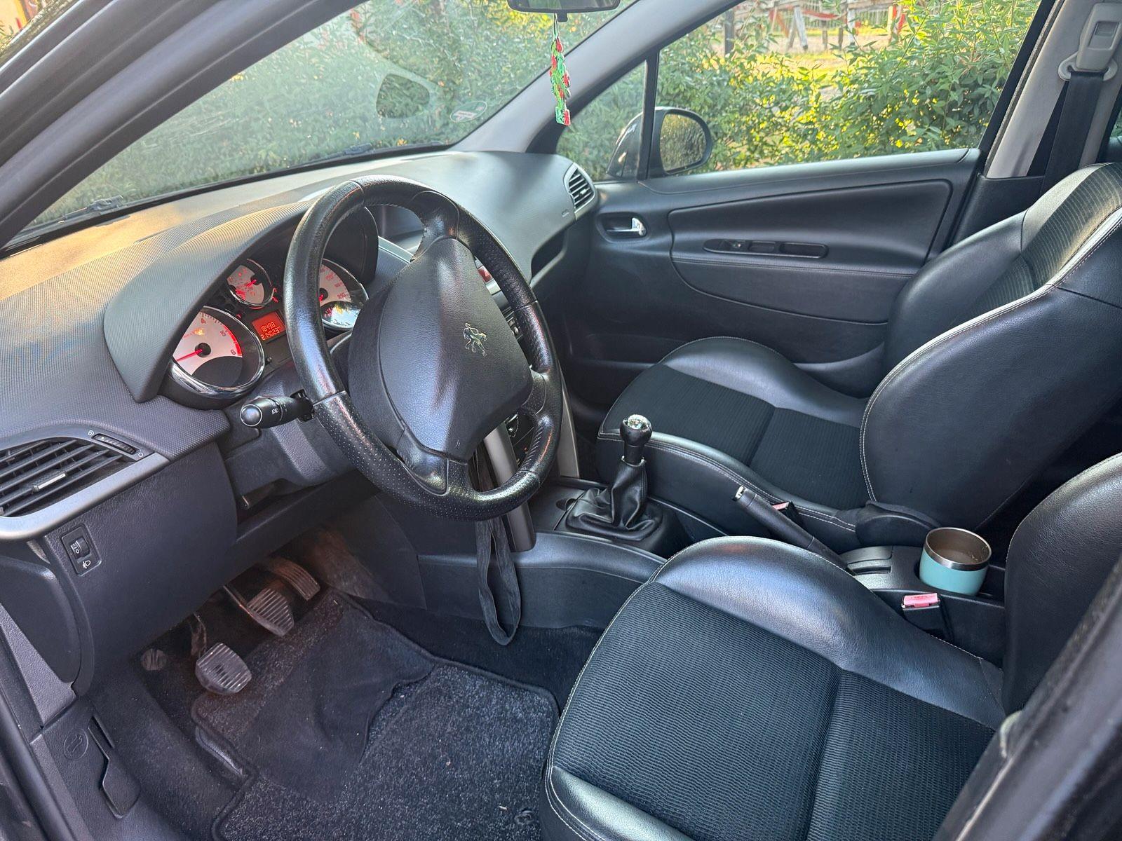 Peugeot 207 2009 — photo 9