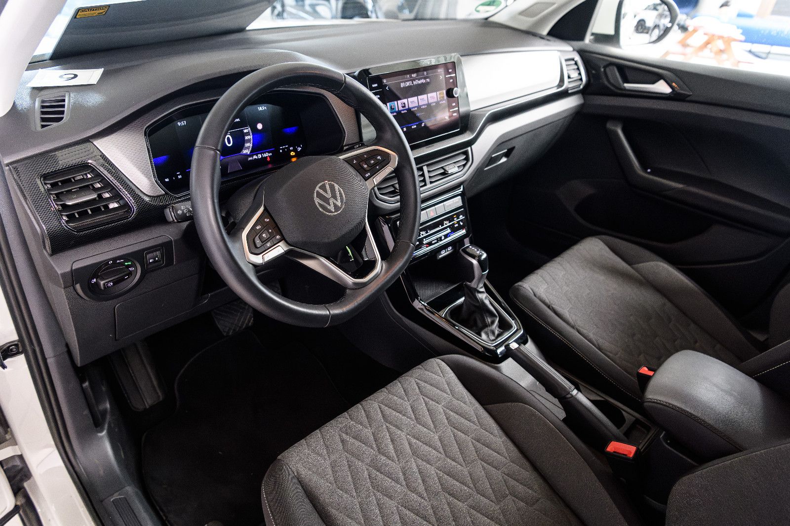 Fahrzeugabbildung Volkswagen T-Cross Life 1.0 TSI DSG LED+SHZ+ACC+APP+5 J.GAR