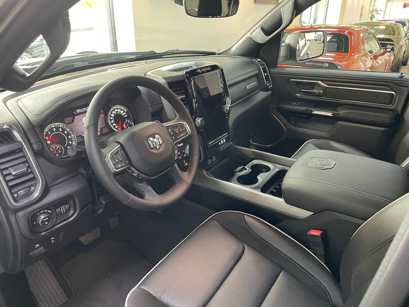 Fahrzeugabbildung Dodge 2025 LARAMIE SPORT 3.0L HURRICANE-BAK REV.-VFW