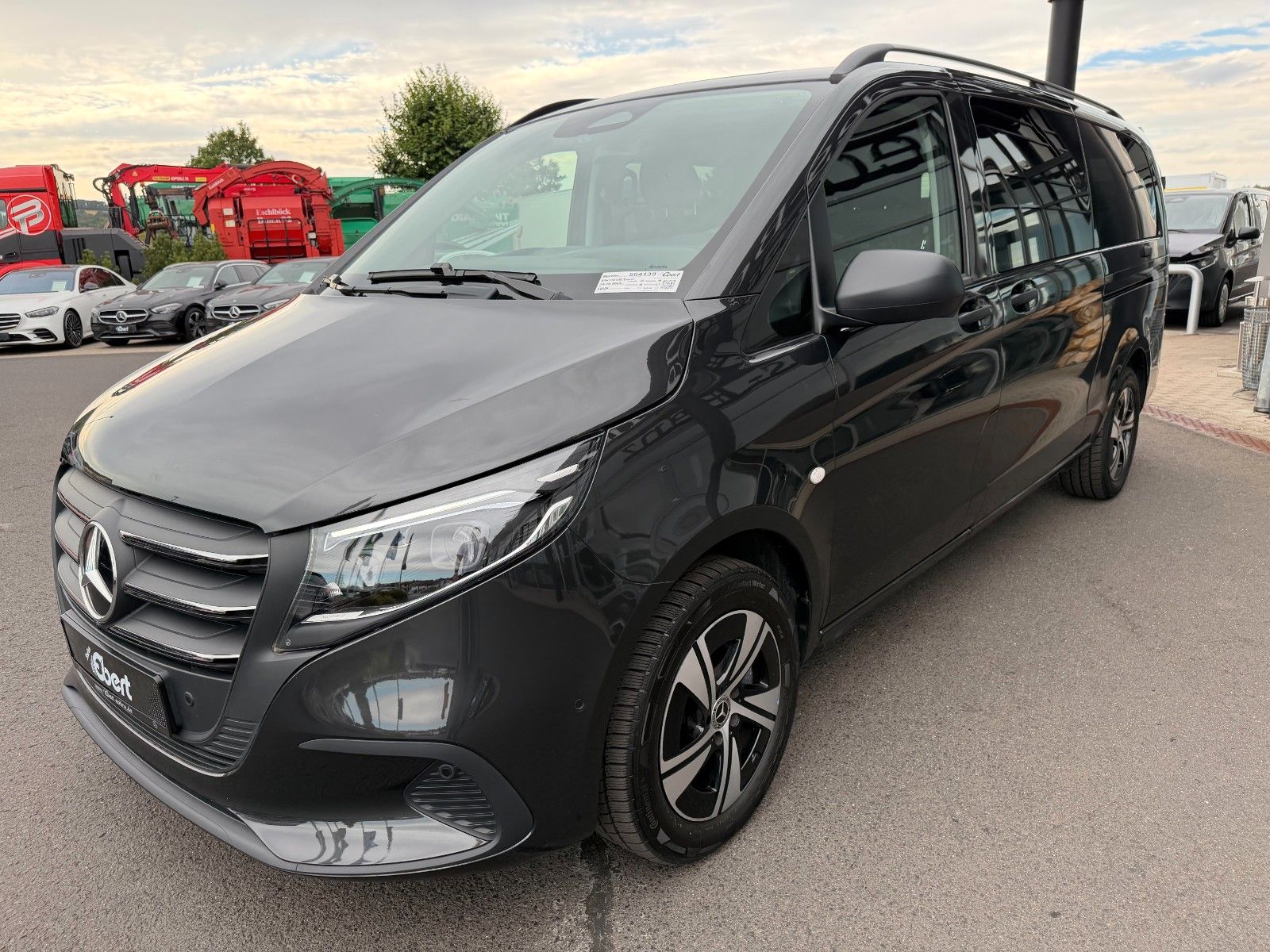 Fahrzeugabbildung Mercedes-Benz Vito 116 CDI 9G 4x4 Tourer Extral AHK2,5 Stdh