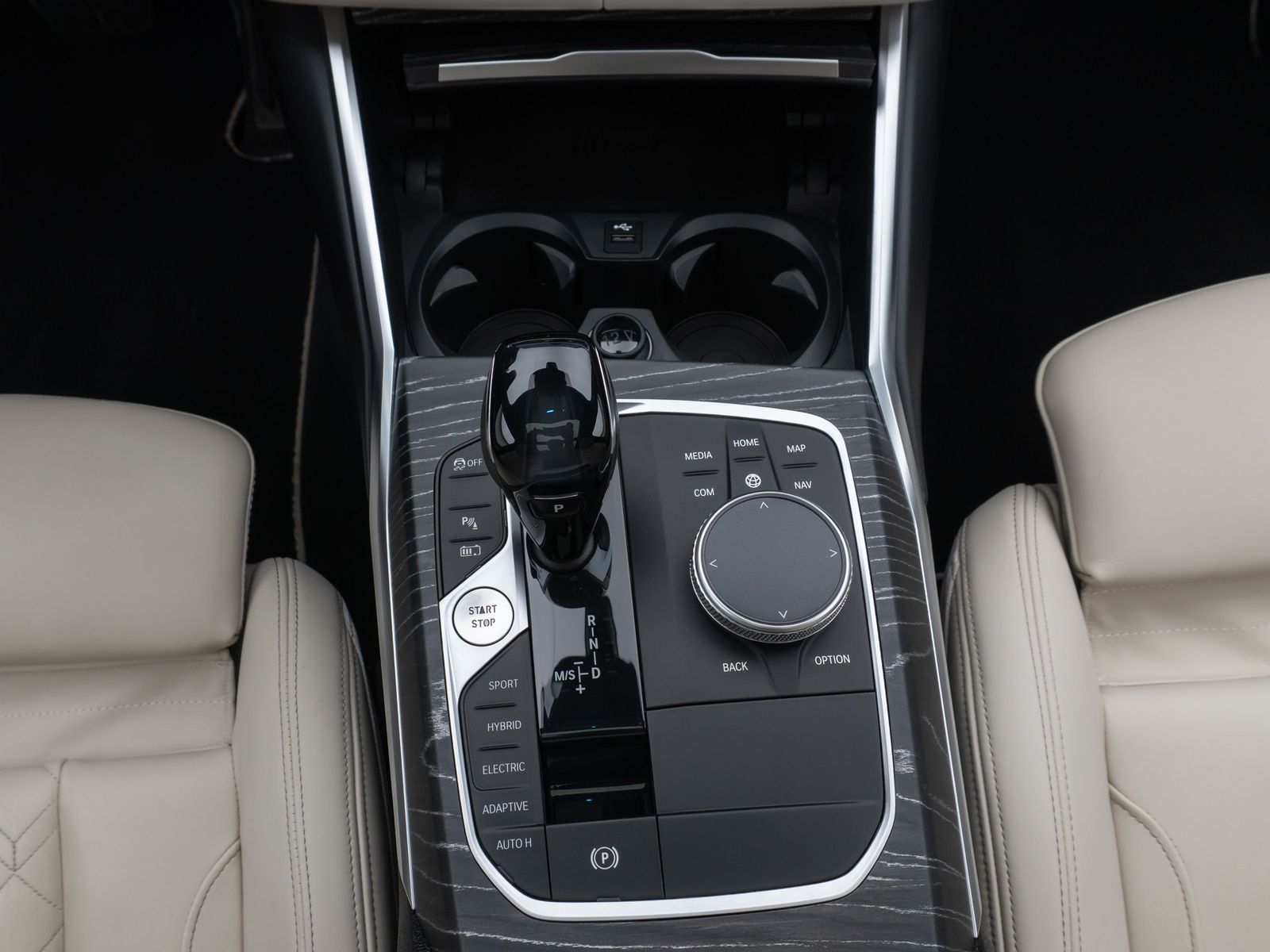 Fahrzeugabbildung BMW 330e xD M Sport Panoram Kamera Laser HUD DAB H/K