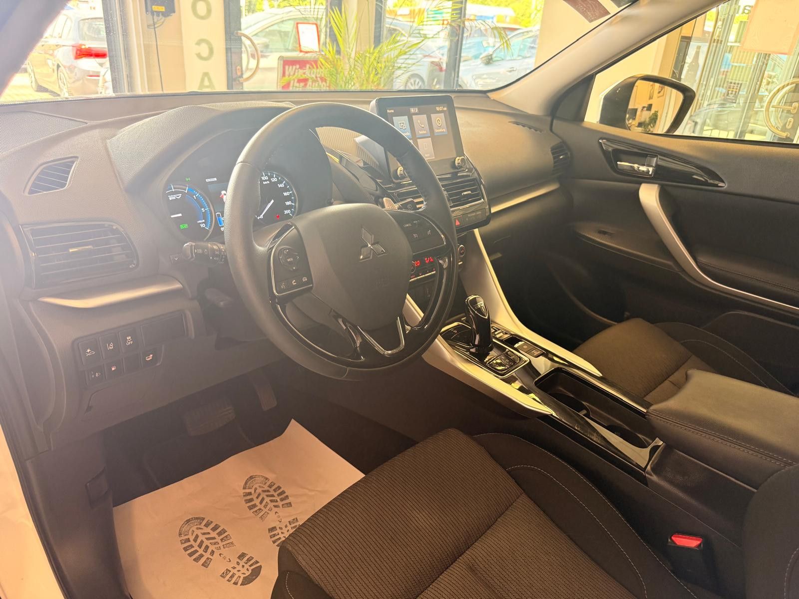 Fahrzeugabbildung Mitsubishi Eclipse Cross Hybrid 4WD /AHK/KAMERA/KLIMA