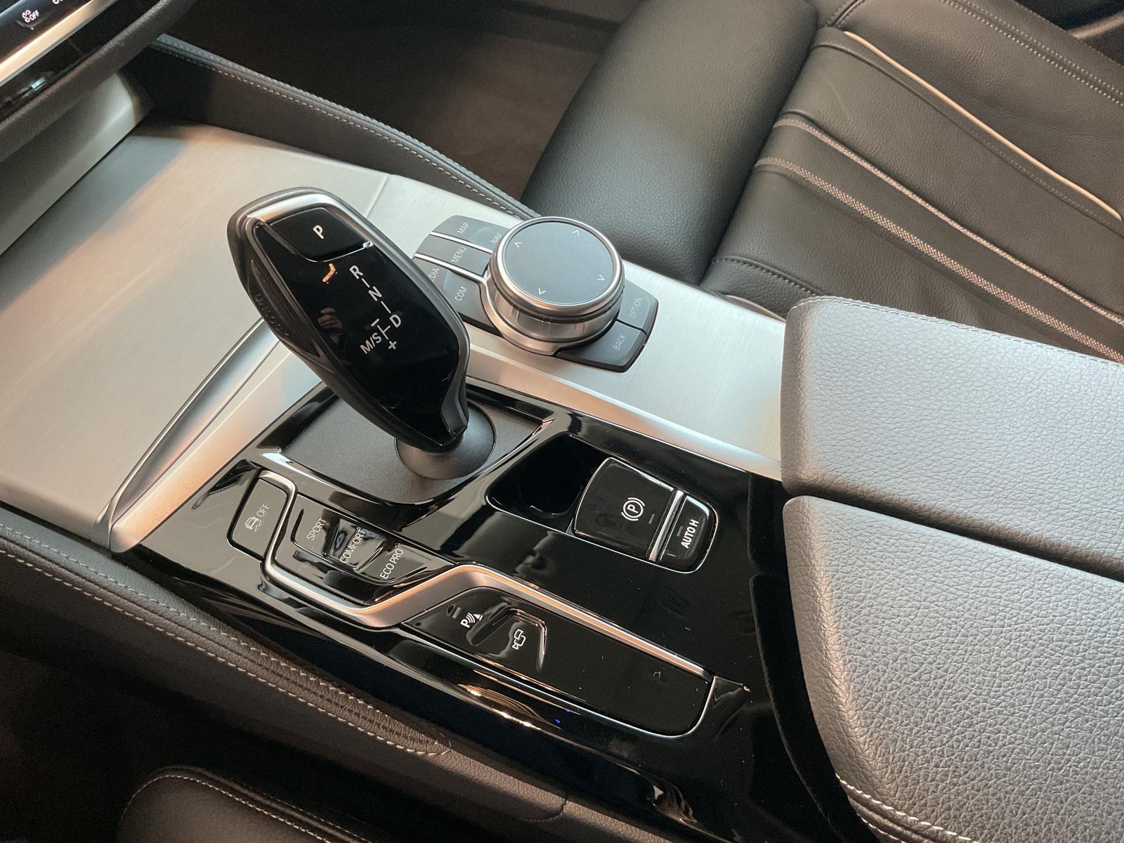 BMW 530d Touring Head-Up HK HiFi DAB WLAN RFK Shz