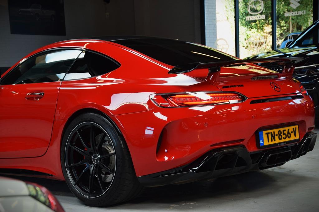 Mercedes-Benz AMG GT R