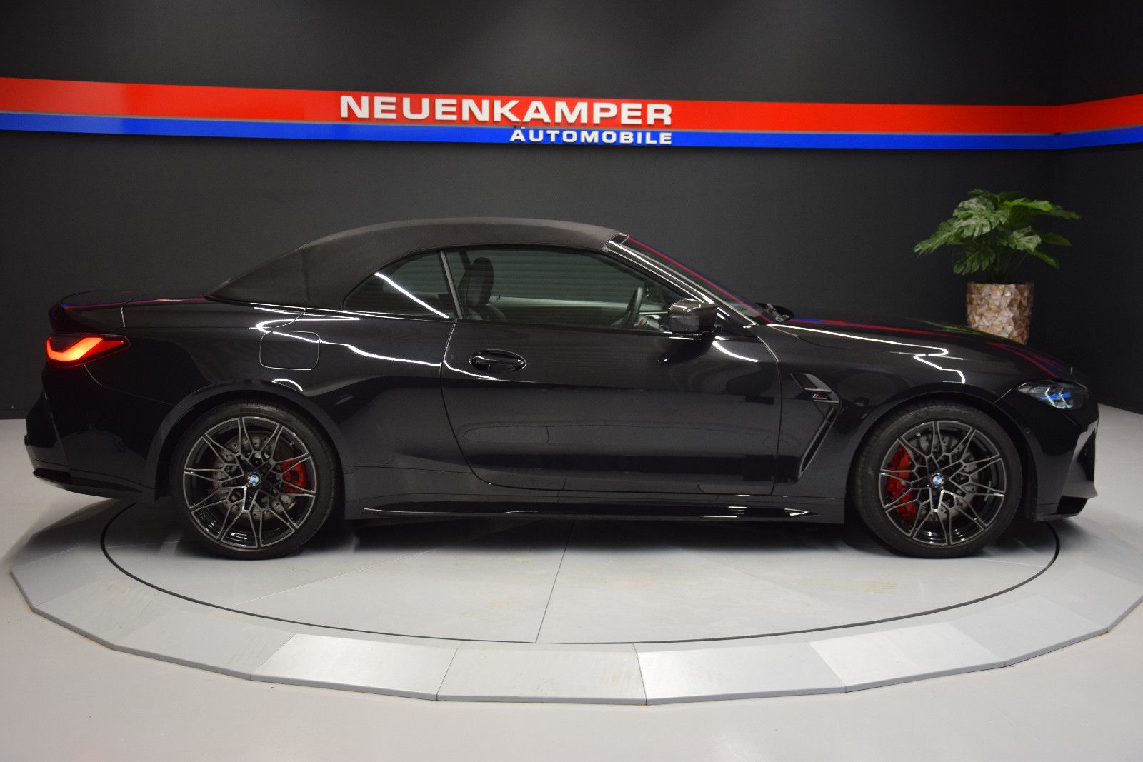 Fahrzeugabbildung BMW M4 Cabrio xDrive Competition ACC 360° H&k Leder