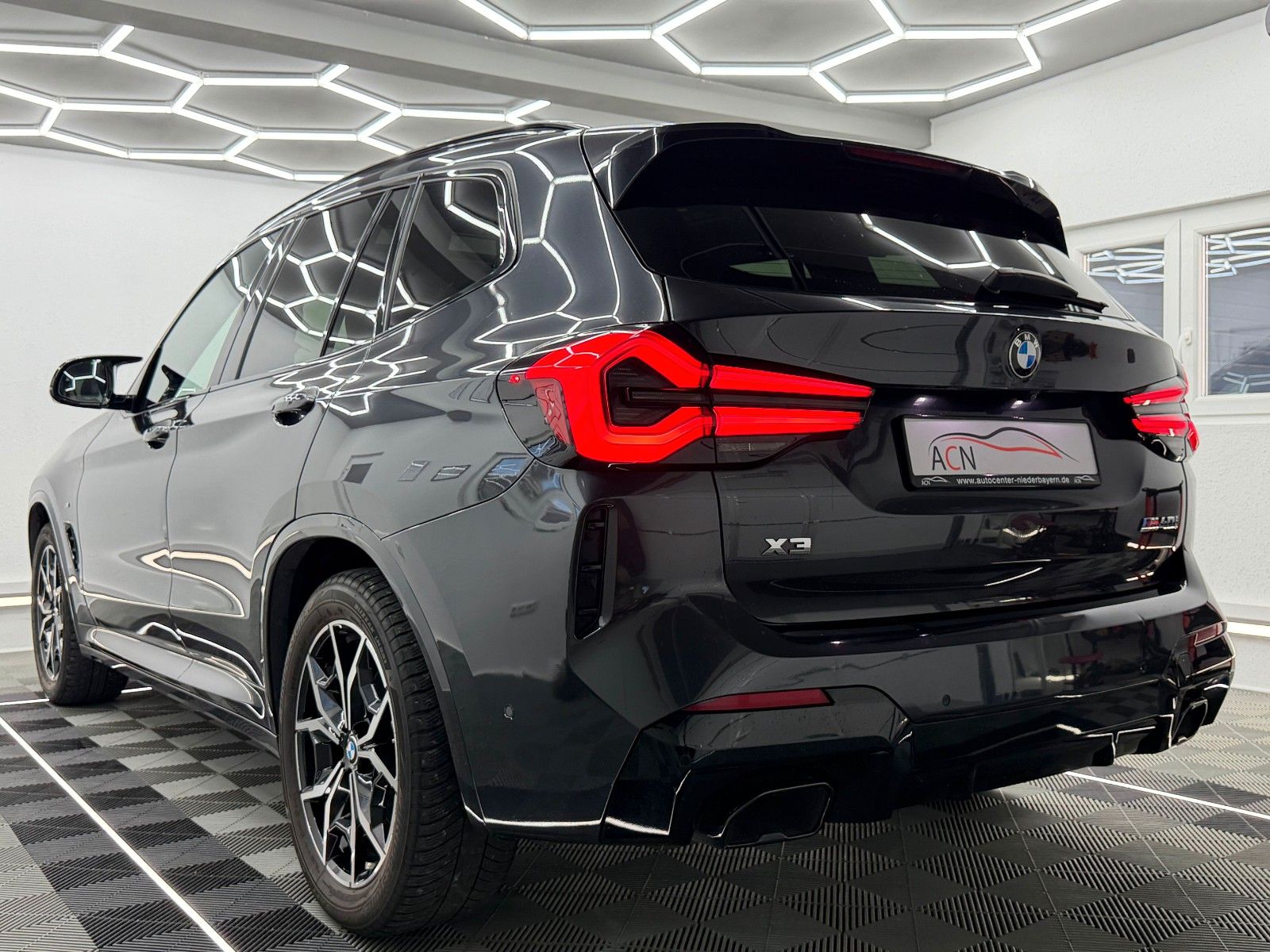 Fahrzeugabbildung BMW X3 M40i/FACELIFT/LASER/PANO/360*/ACC/HuD/STHZ