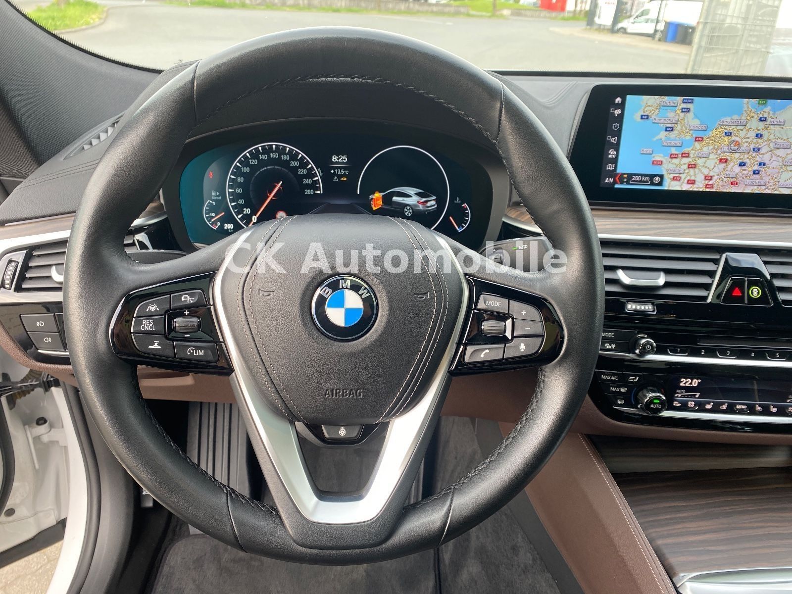 Fahrzeugabbildung BMW 640d GT xDrive Luxury Line/Navi/Head-Up/Pano/LED