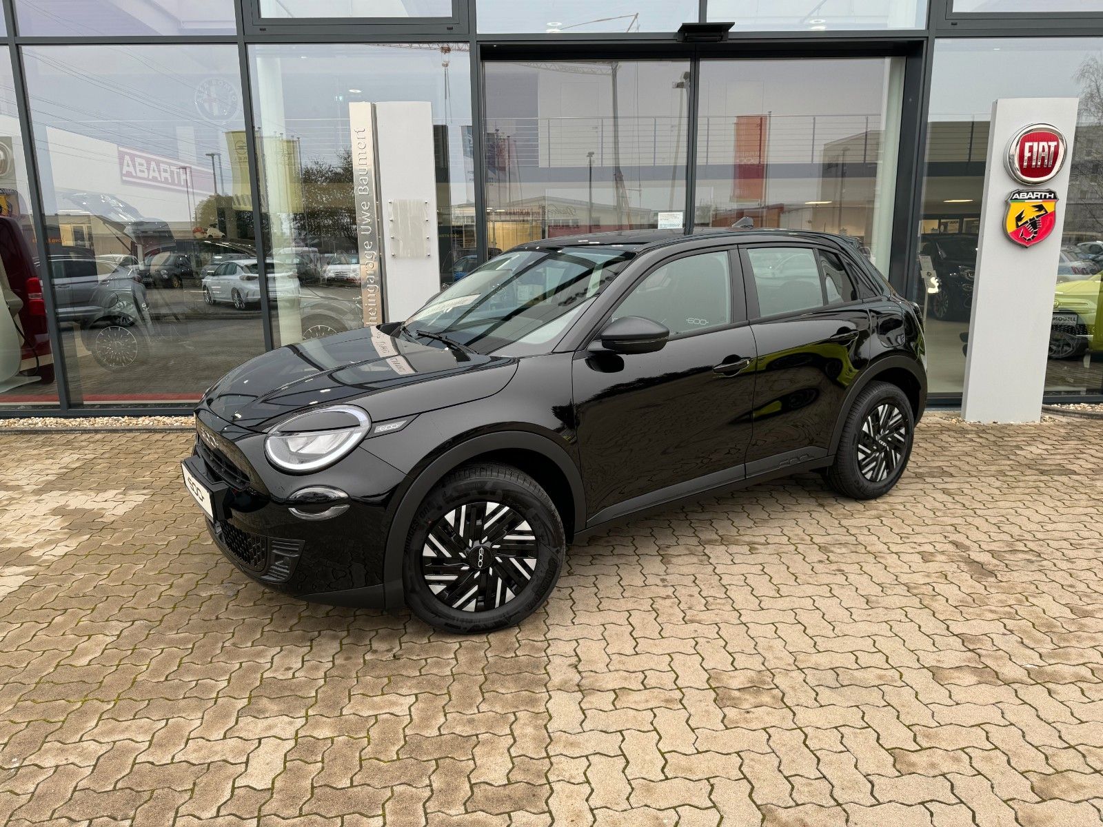 Fiat 600 Hybrid  DCT_LED_Parksensoren_Sitzheizung_ imagem 2