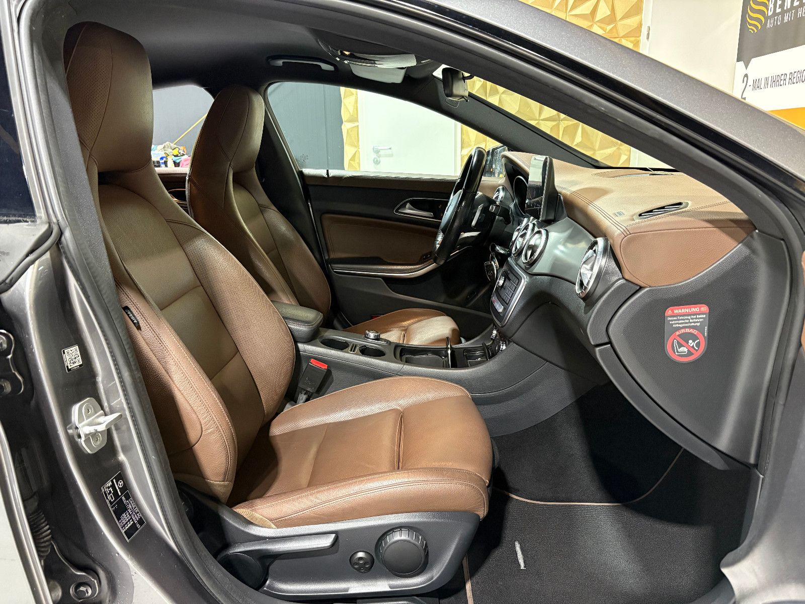 Fahrzeugabbildung Mercedes-Benz CLA 250/KAMERA/SHZ/NAVI/AMG-LINE/KLIMA/TEMPOMAT
