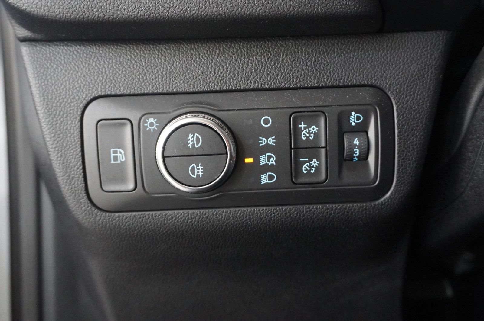 Fahrzeugabbildung Ford Kuga 2.5 HYBRID COOL & CON. NAVI/LED/SPORT/DAB+
