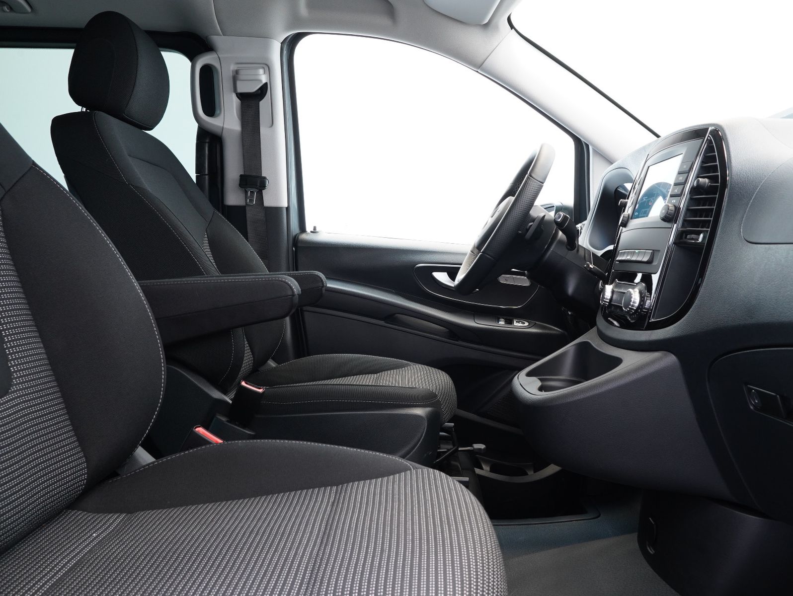 Fahrzeugabbildung Mercedes-Benz Vito Tourer 119 CDI Pro 4x4 lang PÖSSL VANSTAR