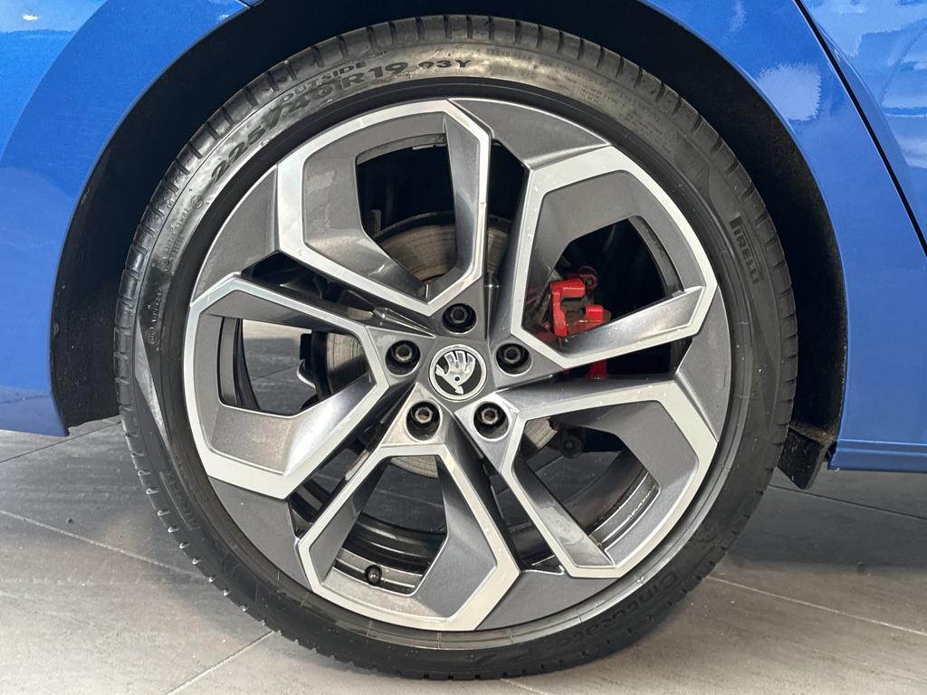Skoda Octavia 2022 г. Синий, пробег 56750 км
