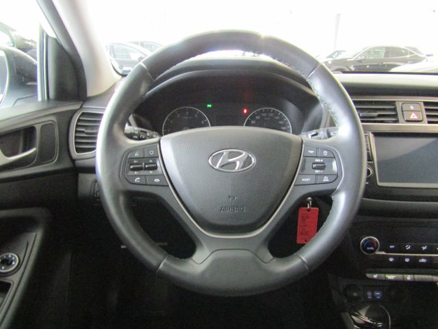 i20 Plus YES! 1.2 EU6d-T NAV SHZ BT PDC KAM