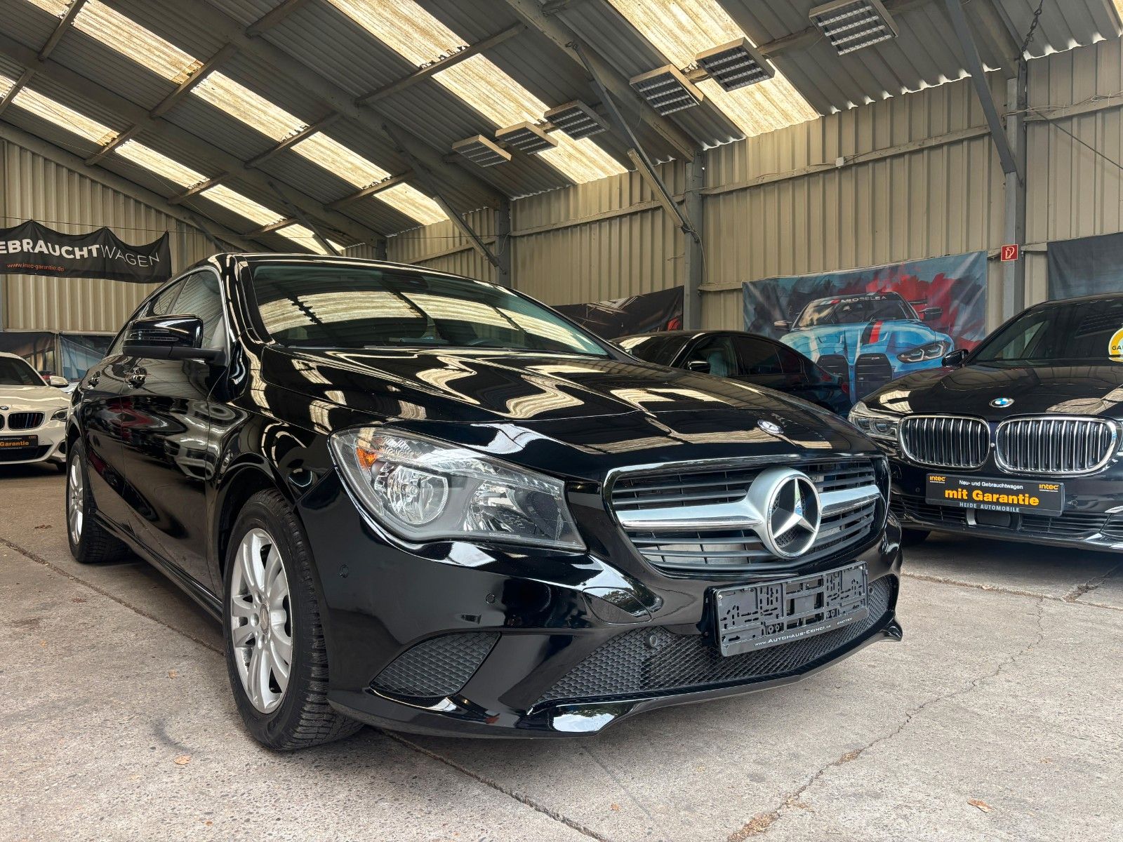 Mercedes-Benz CLA 180 Shooting Brake 7G-DCT LEDER NAVI 144000K