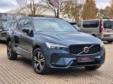 Volvo XC 60 B4 AWD R-Design Facelift Bowers & Wilkins - blaue Volvo XC60