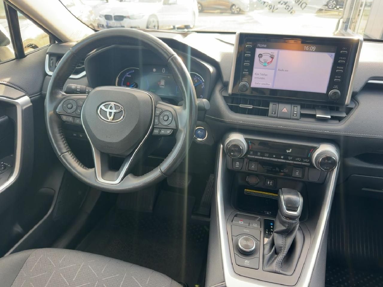 Fahrzeugabbildung Toyota RAV4 2,5 Hybrid 4x4 Club* Technik-Paket*RFK+SHZ*