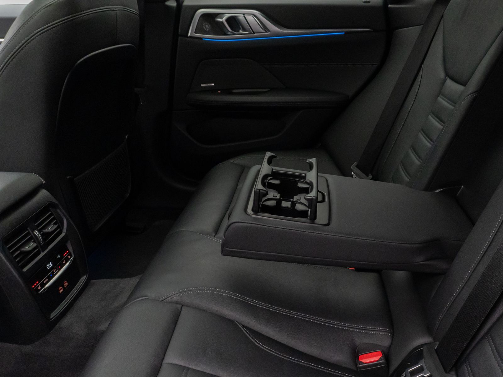 Fahrzeugabbildung BMW i4 M50 Gran Coupè Glasdach 360°HUD DAB H/K ACC