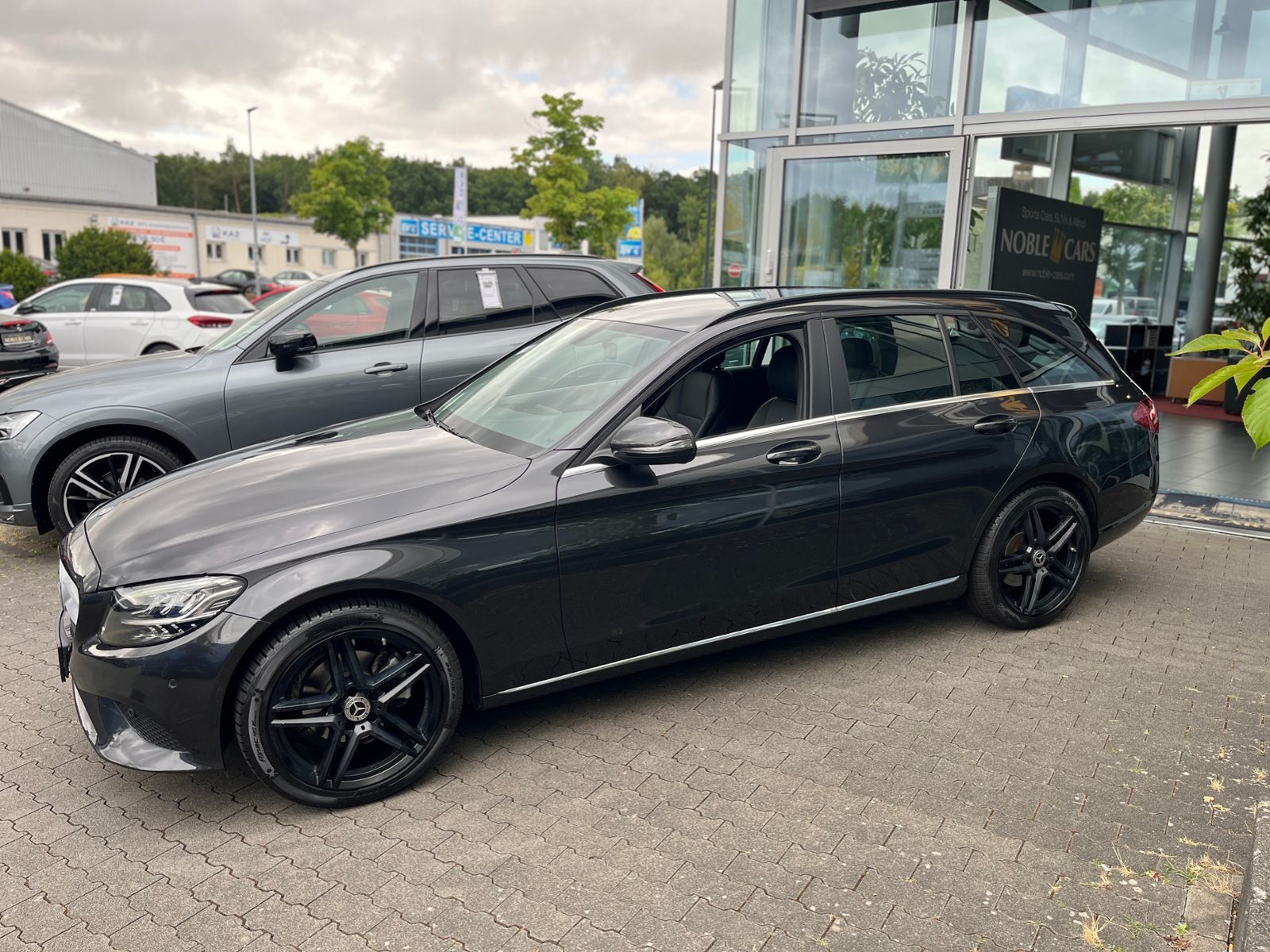Fahrzeugabbildung Mercedes-Benz C 200 d T LEDER LED NAV SHZ PDC 18"