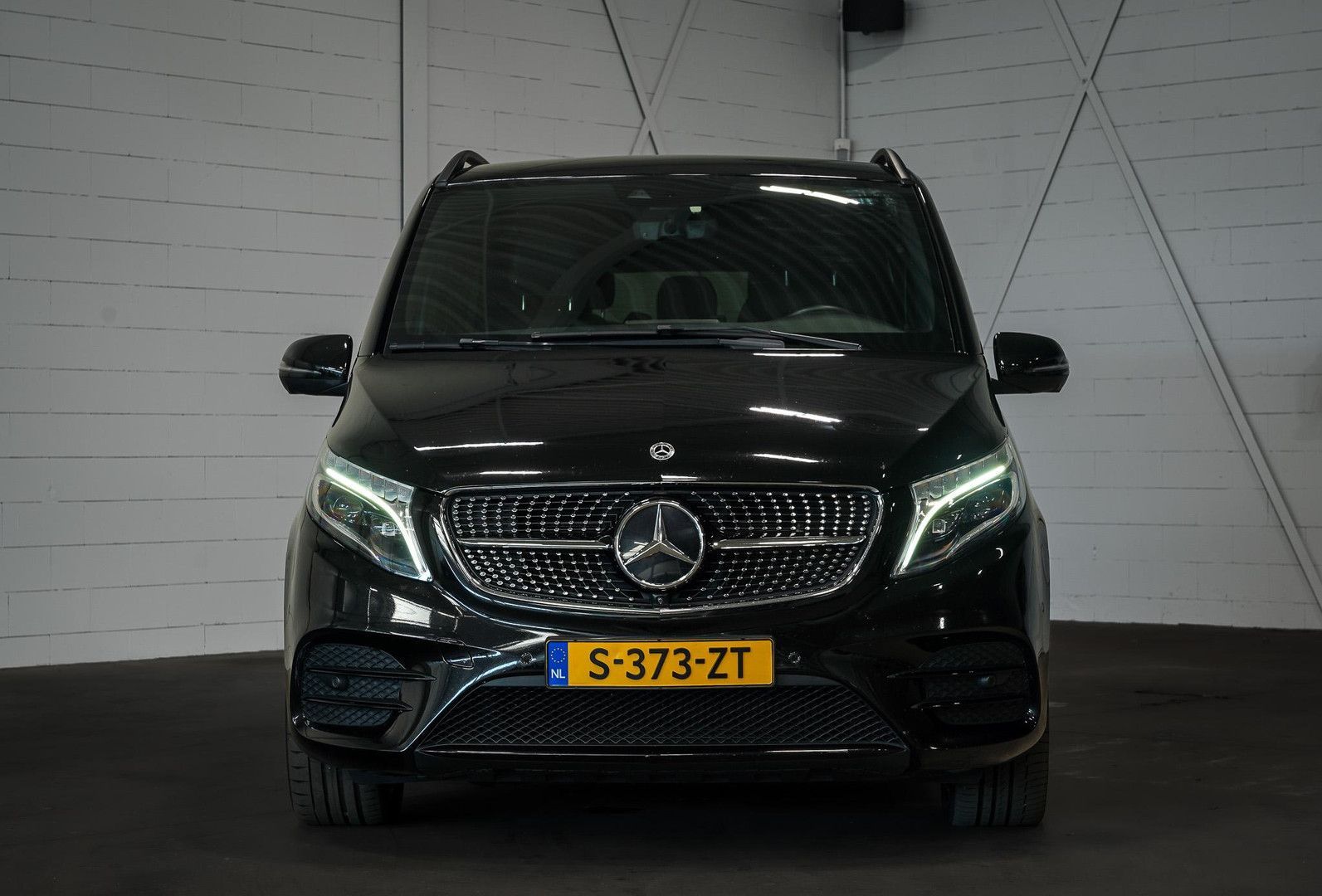 Mercedes-Benz V 300 300d 4-MATIC Lang Exclusive AMG Line | Luc imagem 3