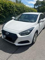 Hyundai i40 - Hyundai i40: Limousine