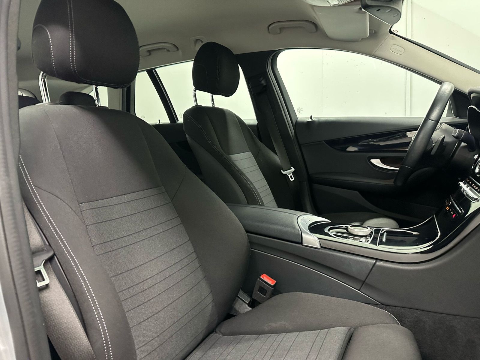 Fahrzeugabbildung Mercedes-Benz C 200 d T*DISTRO*AHK*SPURH*TOTWINK*SH*CARPL