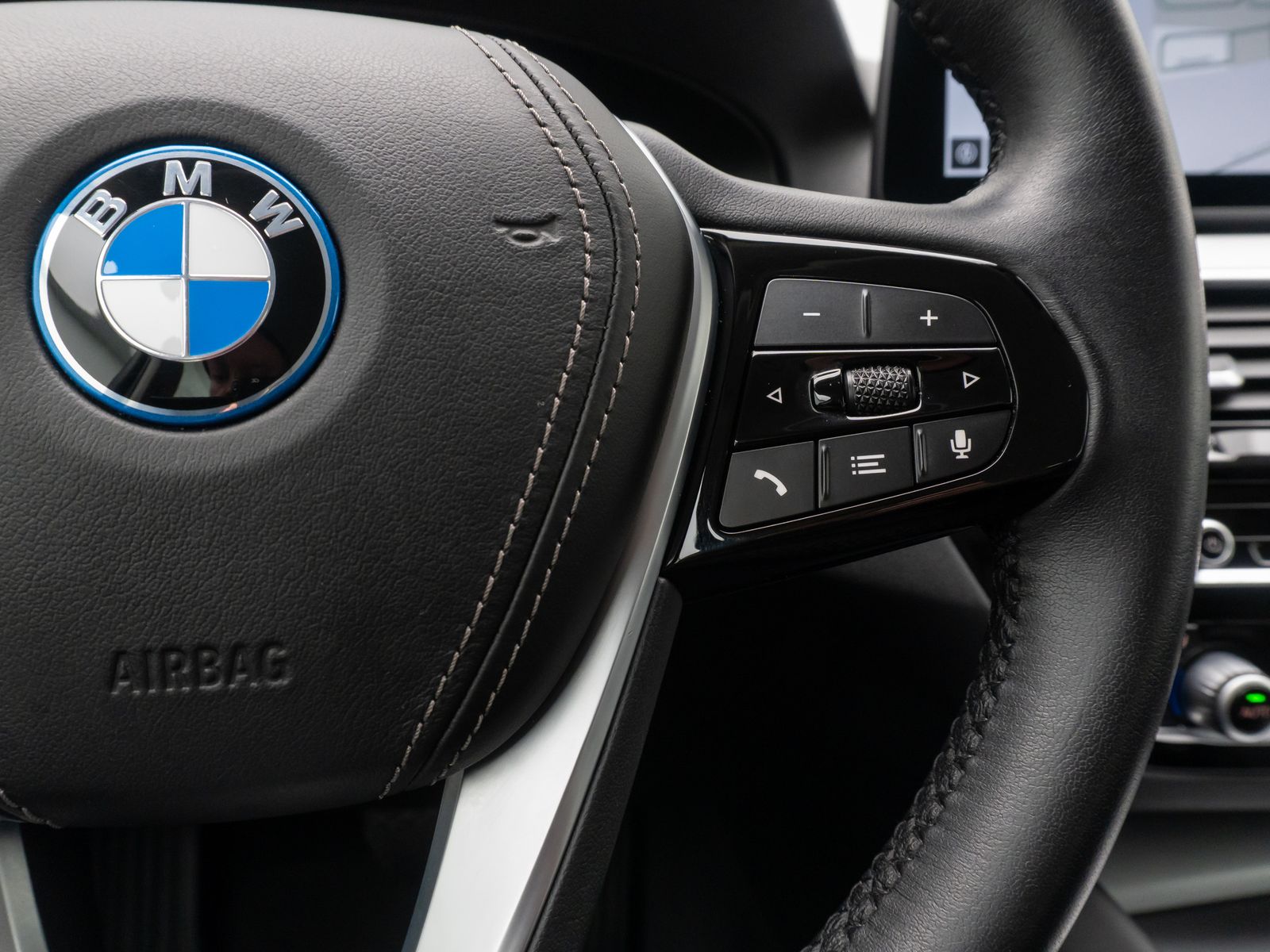 Fahrzeugabbildung BMW 520e Alarm DAB Kamera Cockpit Sport Leder 18Zoll