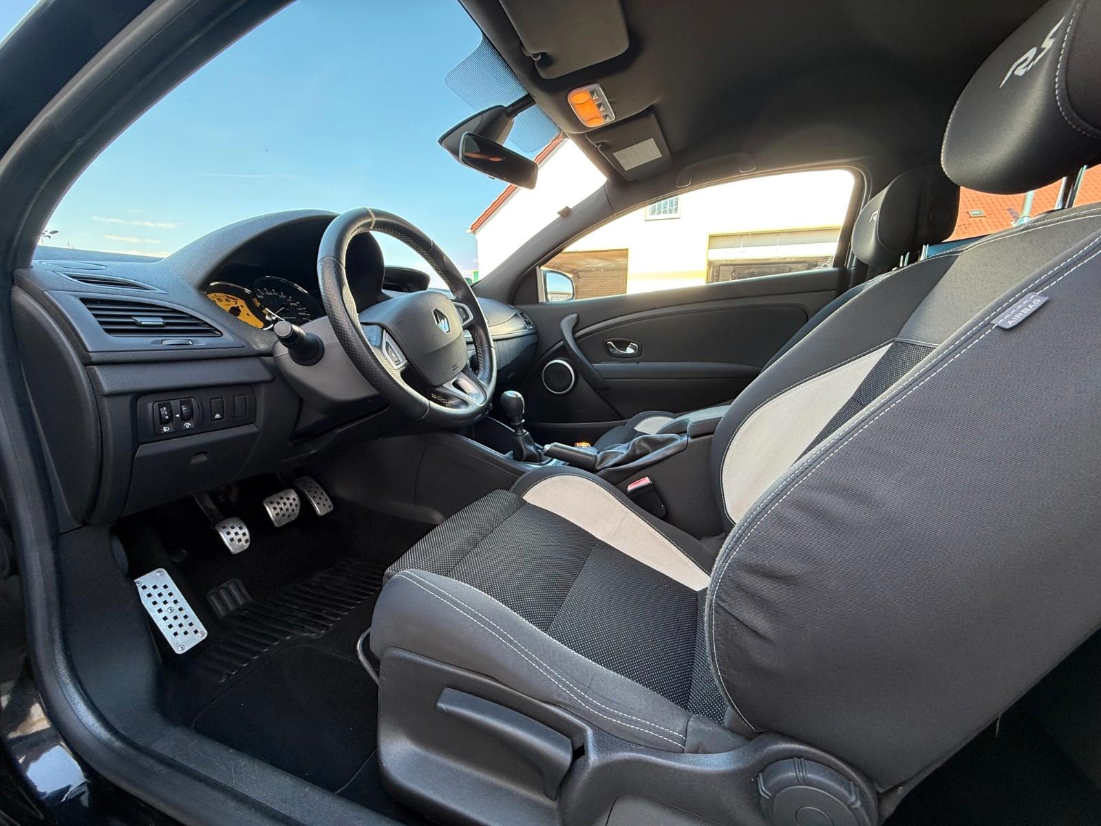 RENAULT MEGANE III - COUPE RS - 250 CV -  BVM - PACK SPORT