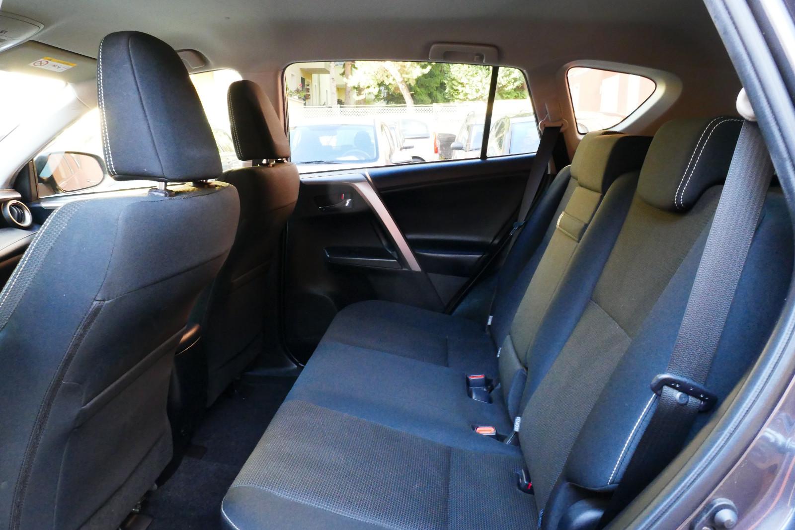 TOYOTA RAV 4 155CH - BVA - 1ERE MAIN - HAYON ÉLECTRIQUE - 75.342 KMS