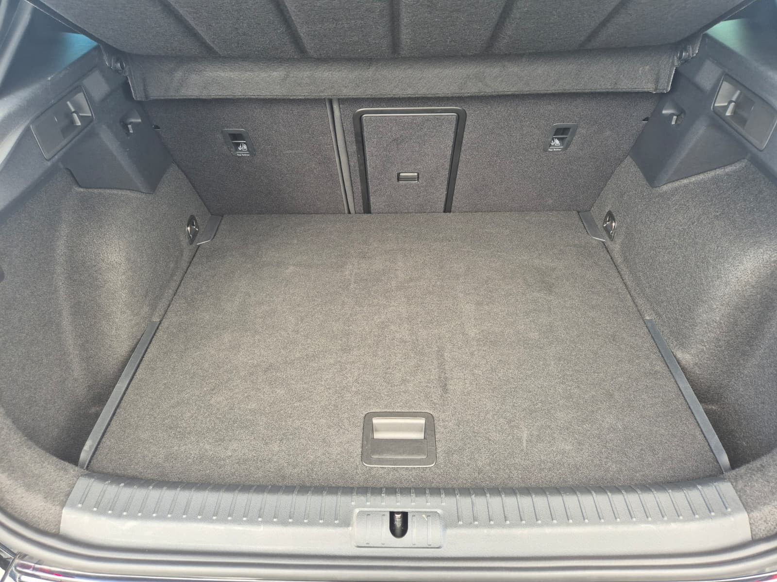 Fahrzeugabbildung CUPRA Formentor 1.5 eTSI SENNHEISER*EGDE*DYNAMIC*KAM